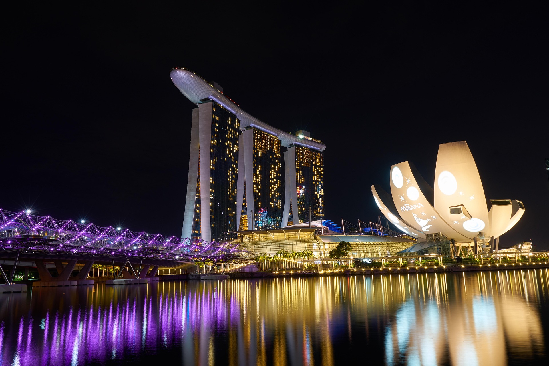engin_akyurt-singapore-2394659_1920